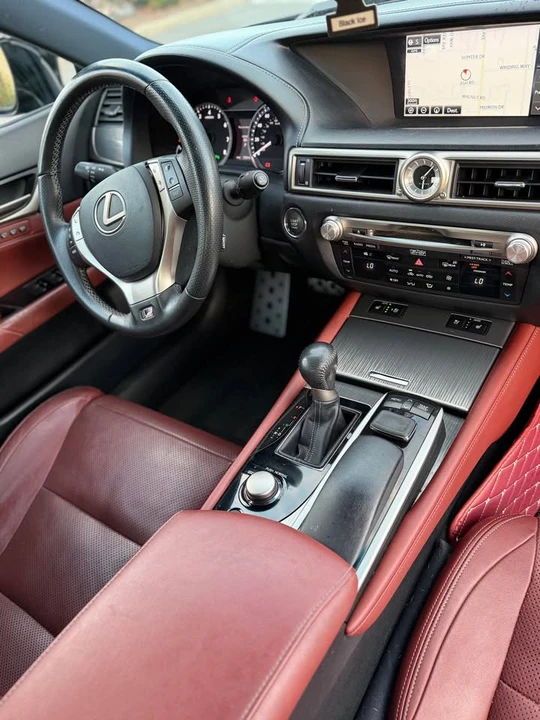 2015 Lexus GS 4th Gen - Image 15 of 20