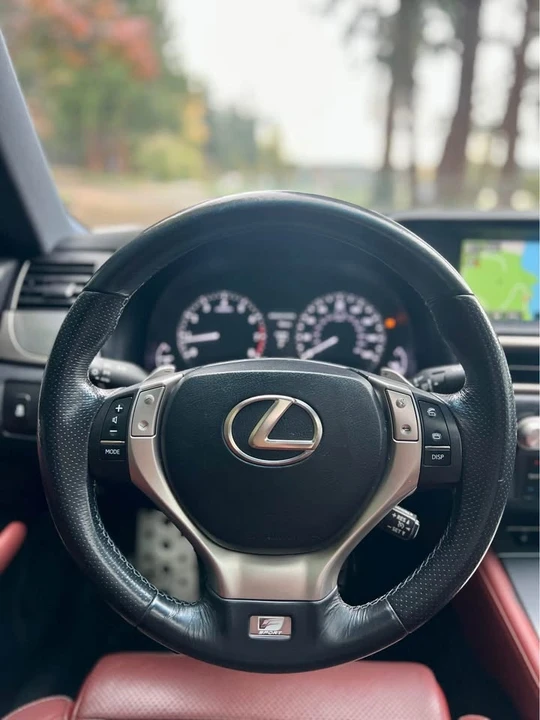 2015 Lexus GS 4th Gen - Image 8 of 17