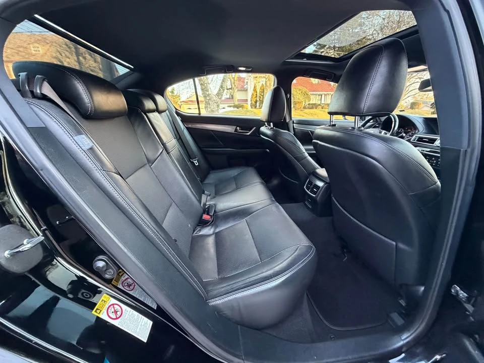 2015 Lexus GS 4th Gen - Image 17 of 19
