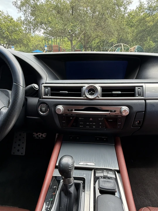 2015 Lexus GS 4th Gen - Image 8 of 31