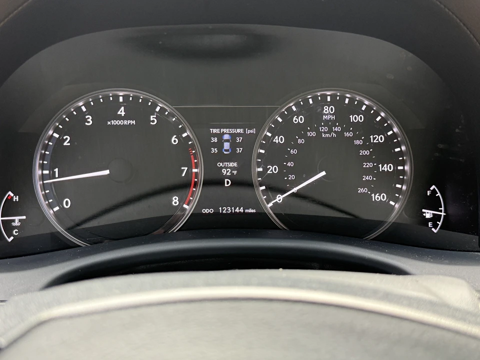 2015 Lexus GS 4th Gen - Image 11 of 31