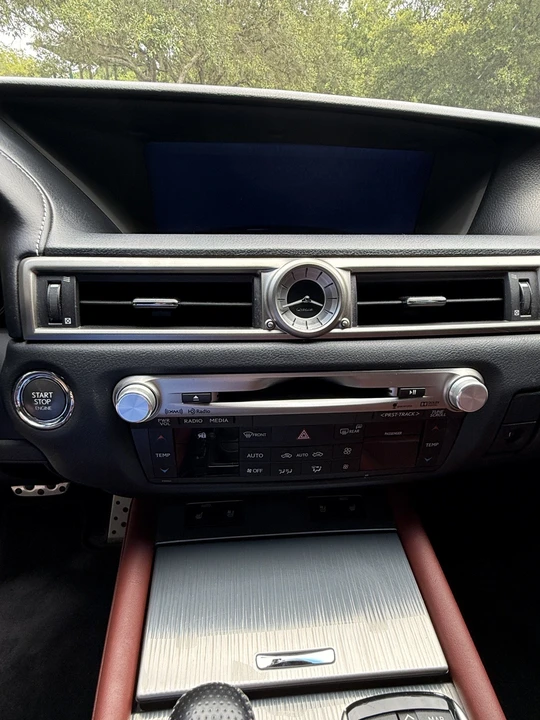 2015 Lexus GS 4th Gen - Image 15 of 31