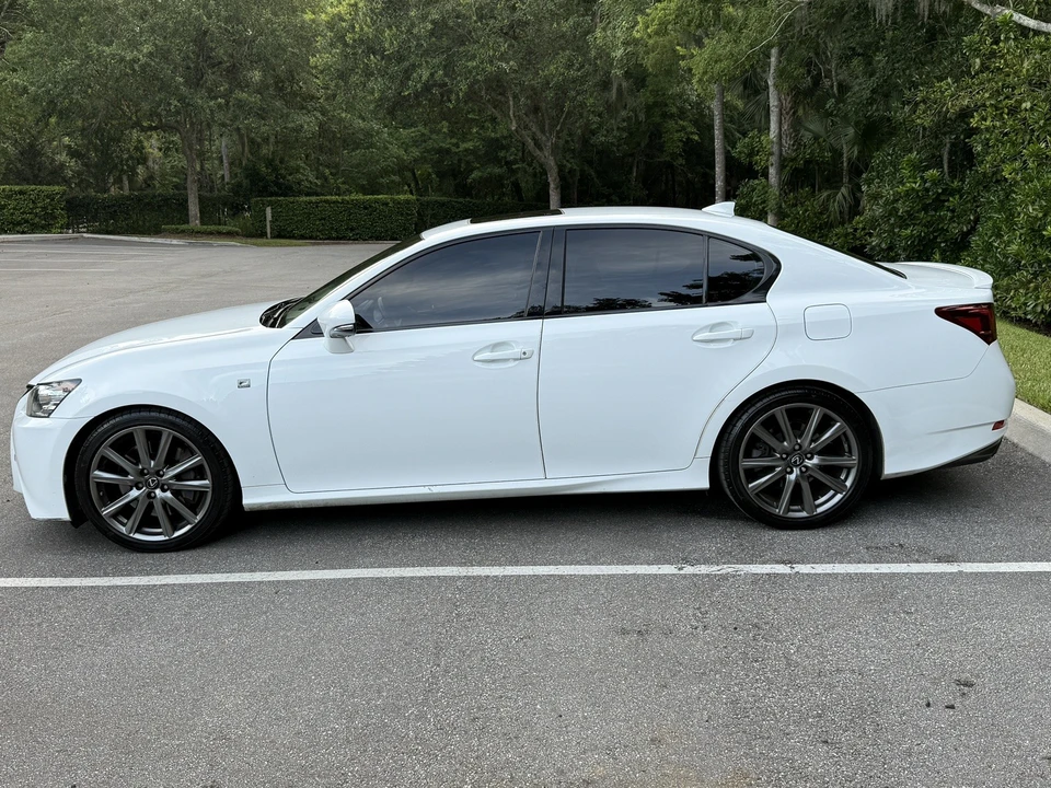 2015 Lexus GS 4th Gen - Image 2 of 31