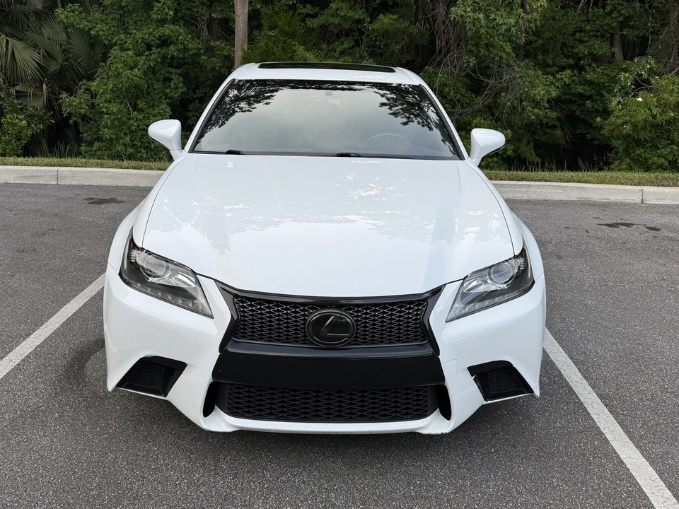 2015 Lexus GS 4th Gen - Image 26 of 31