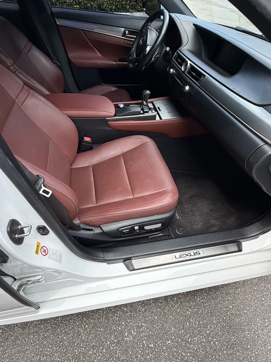 2015 Lexus GS 4th Gen - Image 13 of 31