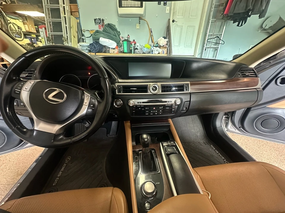 2015 Lexus GS 4th Gen - Image 23 of 31