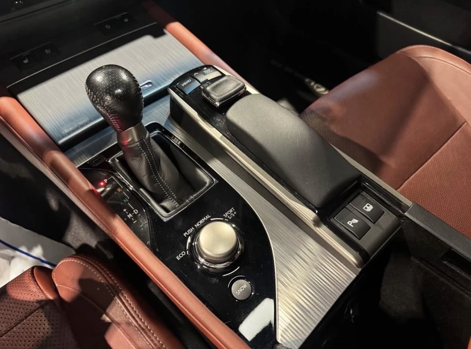 2015 Lexus GS 4th Gen - Image 12 of 14