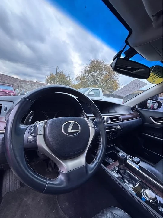 2015 Lexus GS 4th Gen - Image 2 of 5