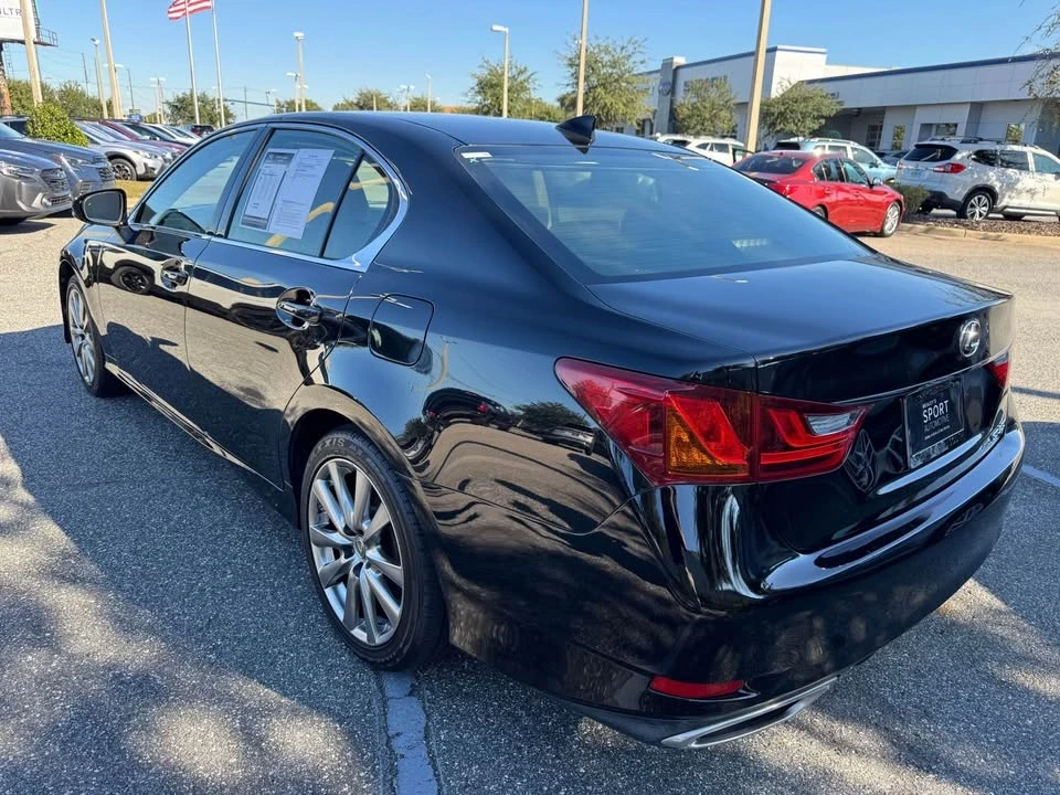 2015 Lexus GS 4th Gen - Image 10 of 11