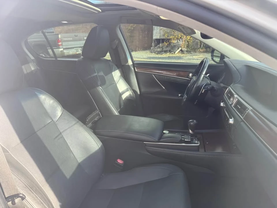 2015 Lexus GS 4th Gen - Image 16 of 19