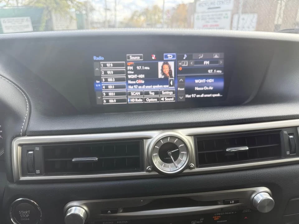 2015 Lexus GS 4th Gen - Image 17 of 19