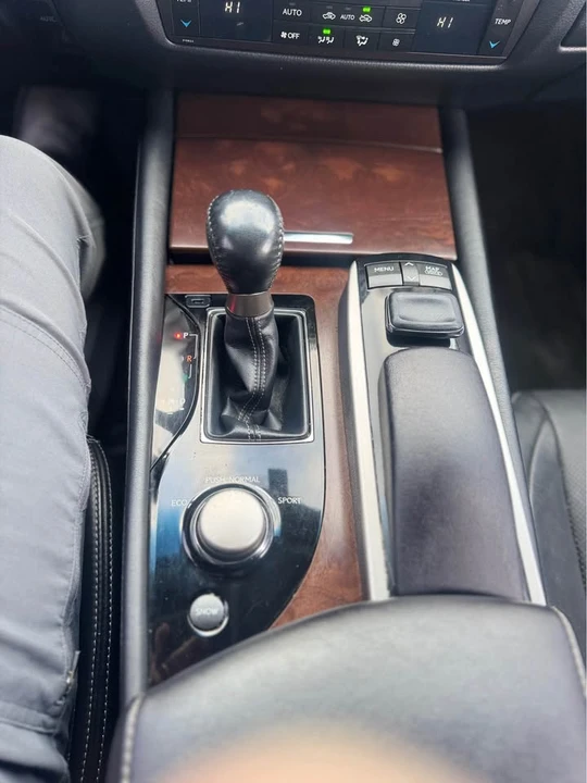 2015 Lexus GS 4th Gen - Image 14 of 16