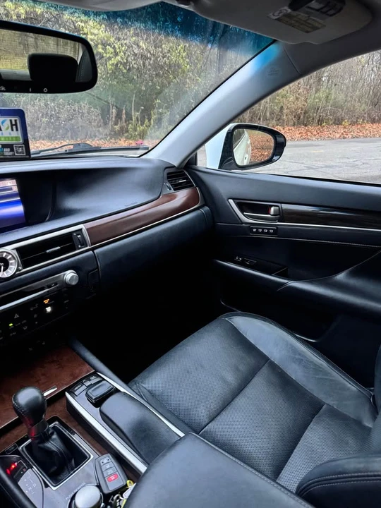 2015 Lexus GS 4th Gen - Image 10 of 14