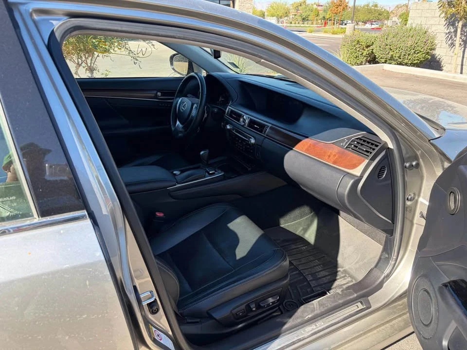 2015 Lexus GS 4th Gen - Image 10 of 15