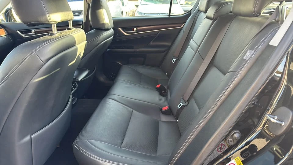 2015 Lexus GS 4th Gen - Image 19 of 20