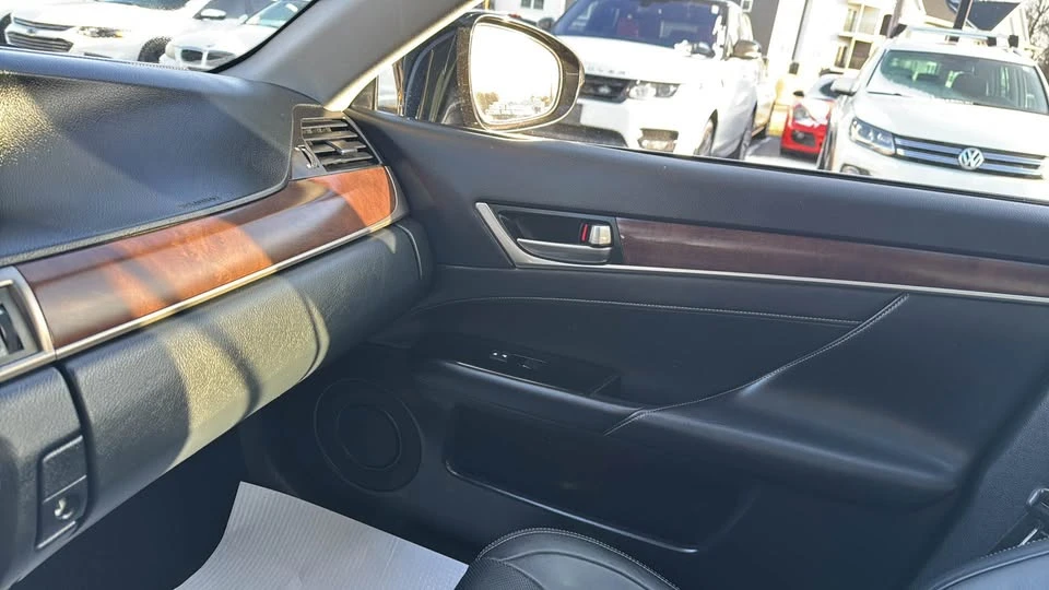 2015 Lexus GS 4th Gen - Image 16 of 20