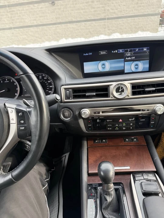 2015 Lexus GS 4th Gen - Image 14 of 18