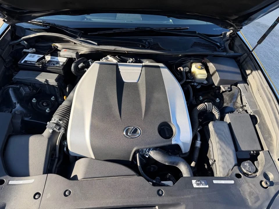 2015 Lexus GS 4th Gen - Image 16 of 18