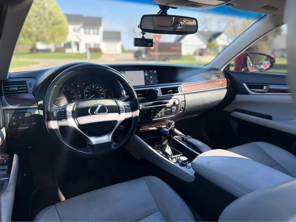 2015 Lexus GS 4th Gen - Image 12 of 17