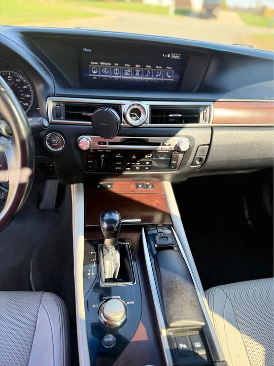 2015 Lexus GS 4th Gen - Image 13 of 17