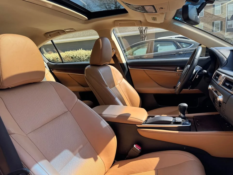2015 Lexus GS 4th Gen - Image 17 of 19