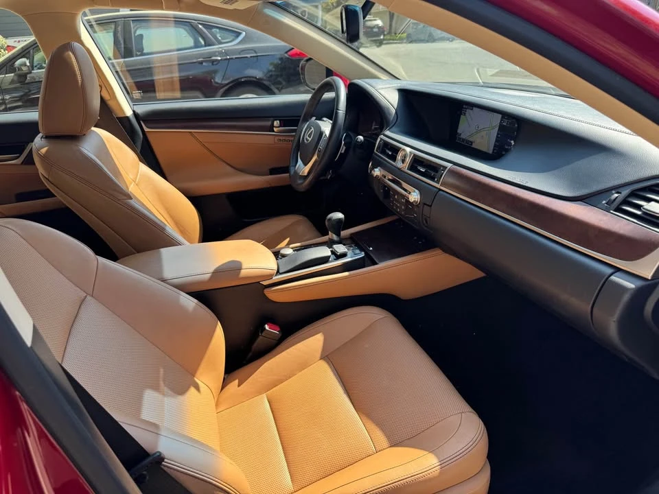 2015 Lexus GS 4th Gen - Image 16 of 19