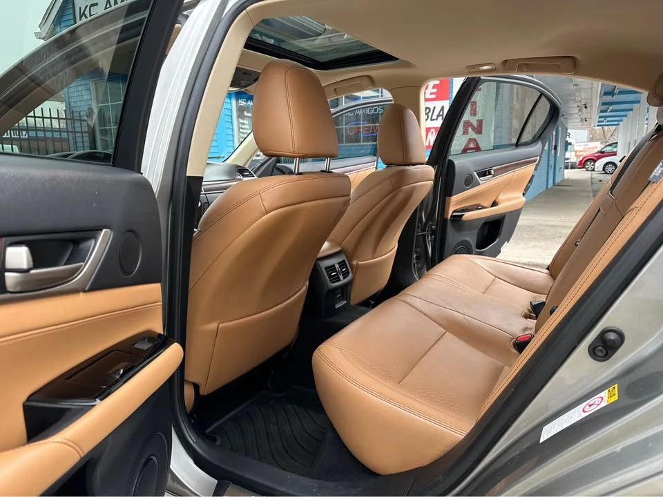 2015 Lexus GS 4th Gen - Image 14 of 20