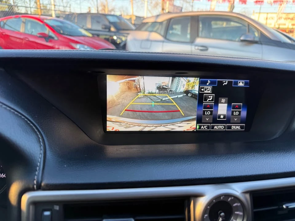 2015 Lexus GS 4th Gen - Image 11 of 19