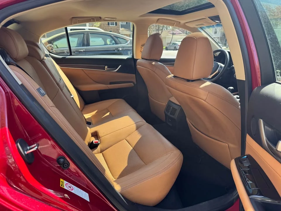 2015 Lexus GS 4th Gen - Image 15 of 19