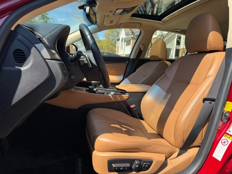 2015 Lexus GS 4th Gen - Image 11 of 19