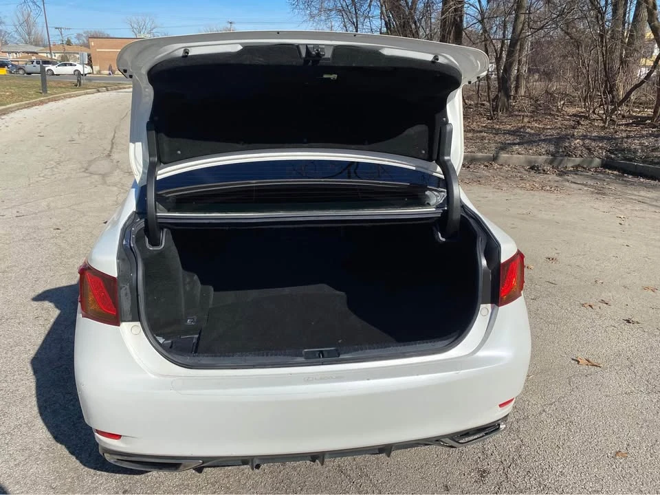 2015 Lexus GS 4th Gen - Image 16 of 17