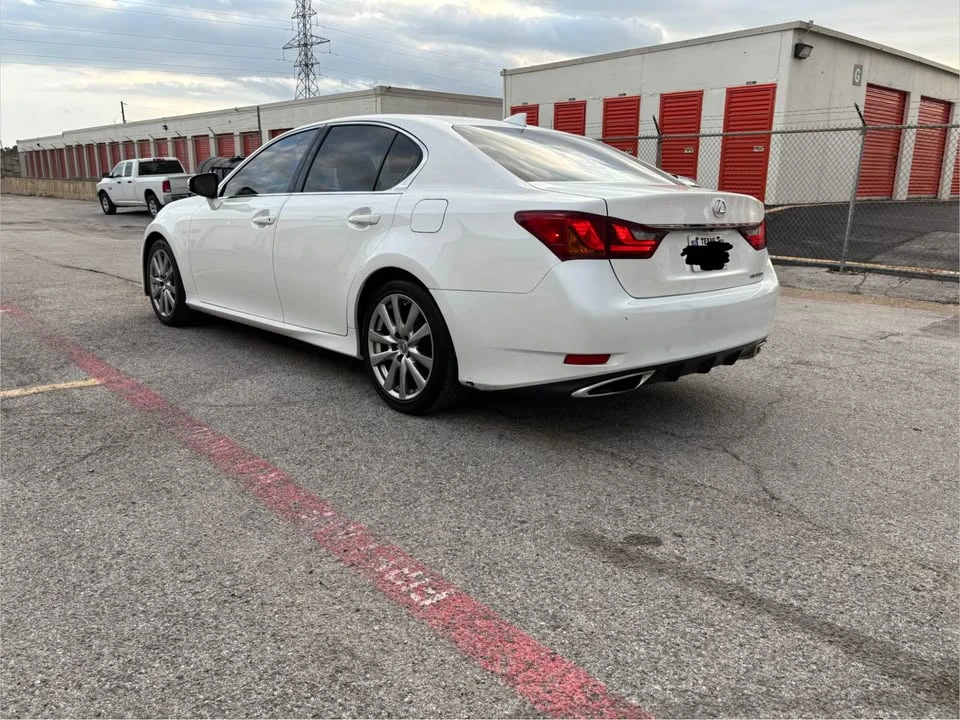 2015 Lexus GS 4th Gen - Image 18 of 19