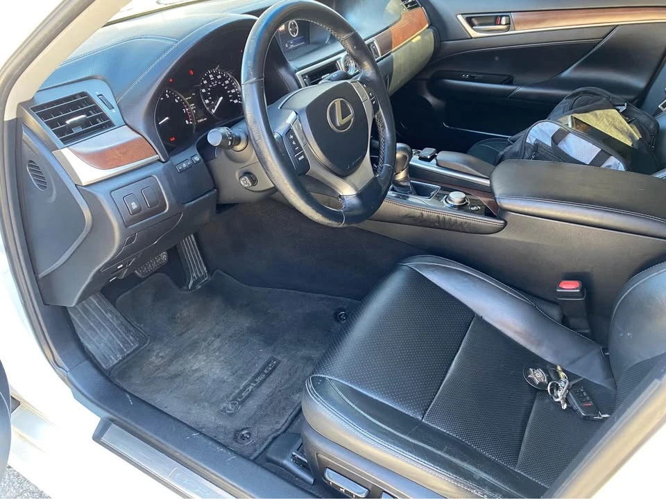 2015 Lexus GS 4th Gen - Image 12 of 17