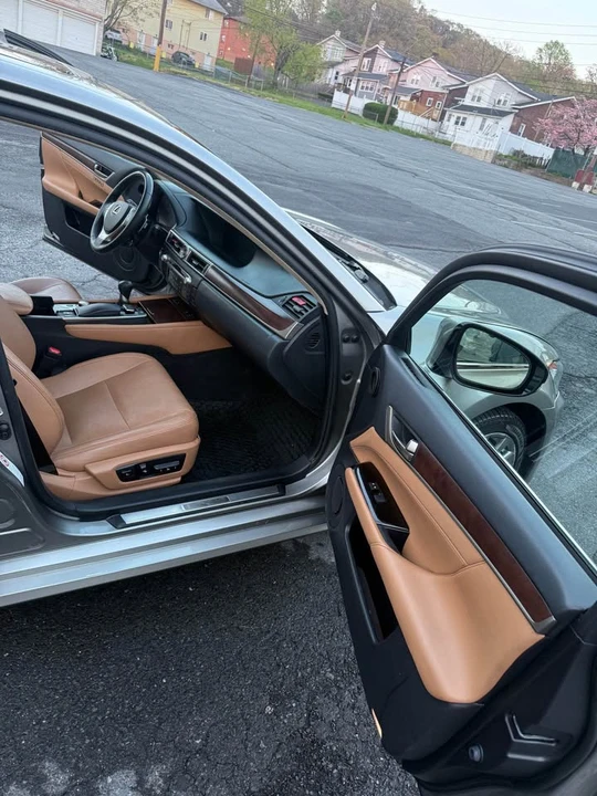 2015 Lexus GS 4th Gen - Image 9 of 18