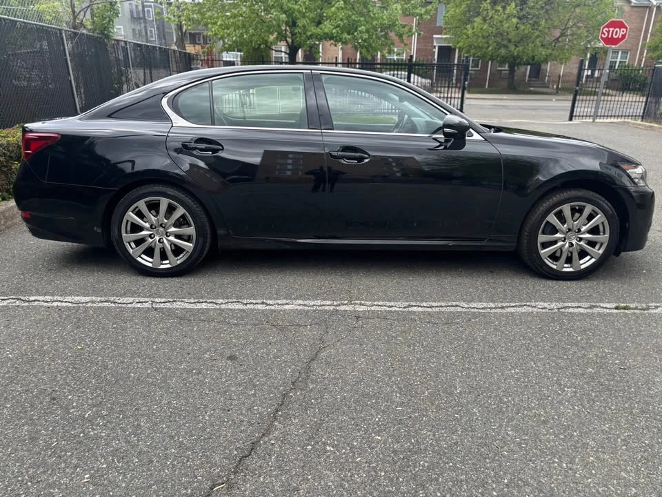 2015 Lexus GS 4th Gen - Image 9 of 15