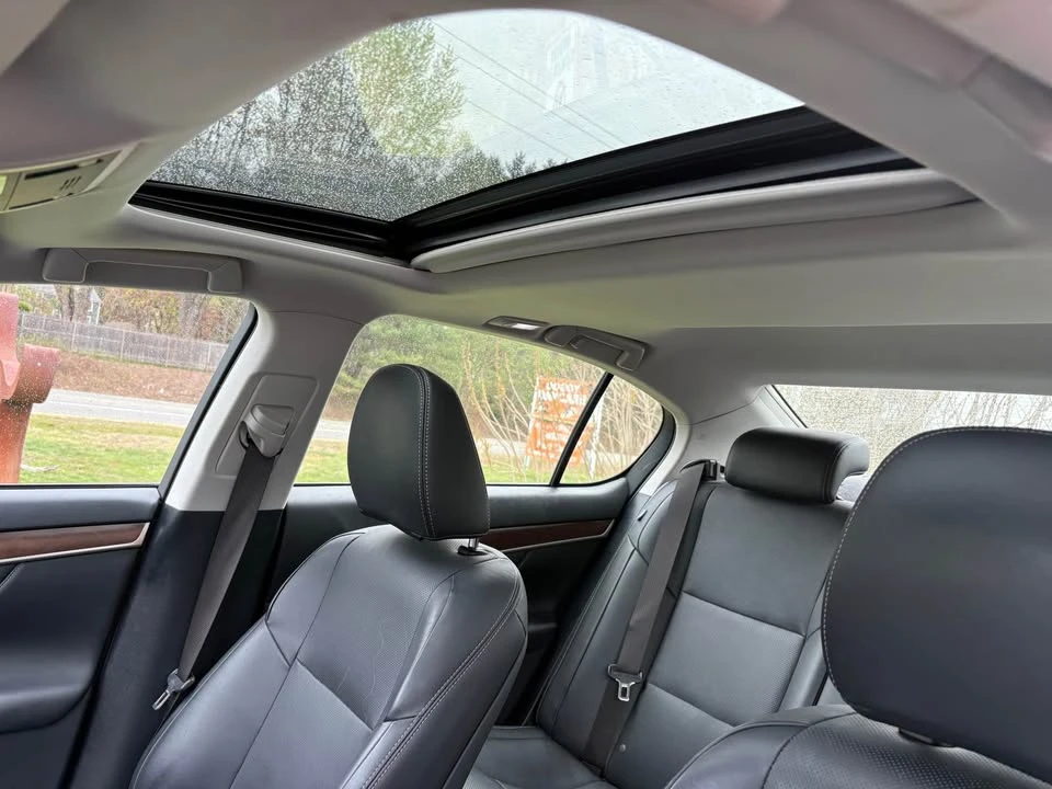 2015 Lexus GS 4th Gen - Image 11 of 19
