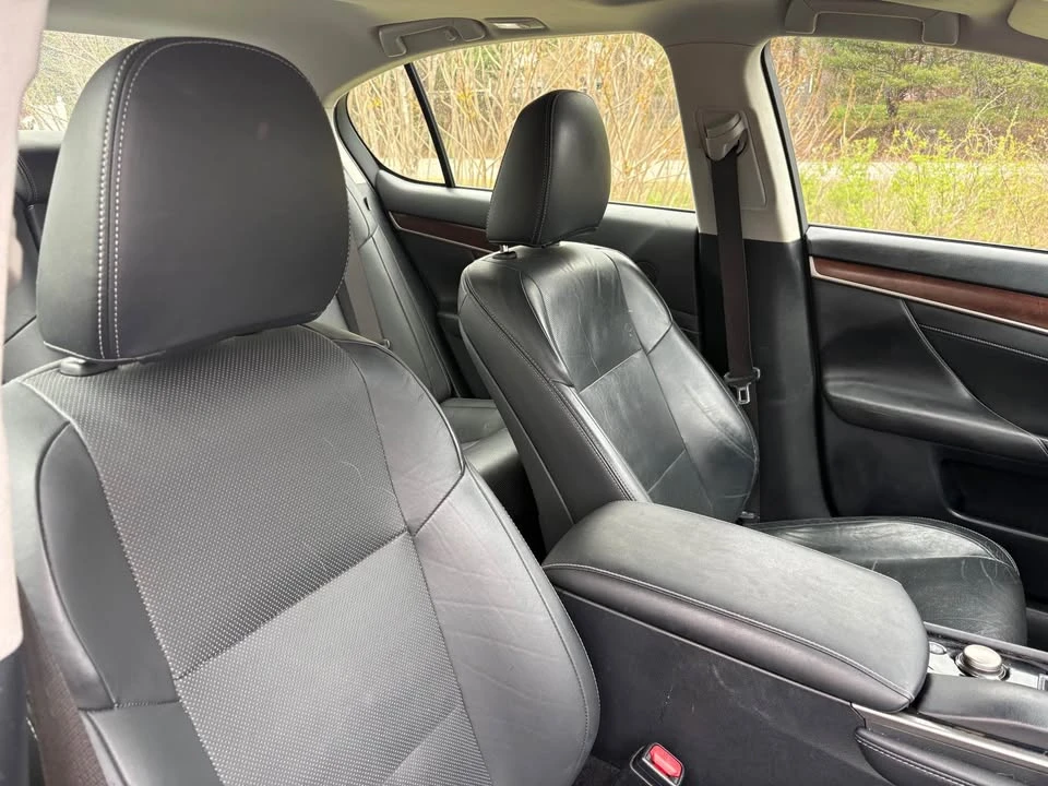 2015 Lexus GS 4th Gen - Image 15 of 19