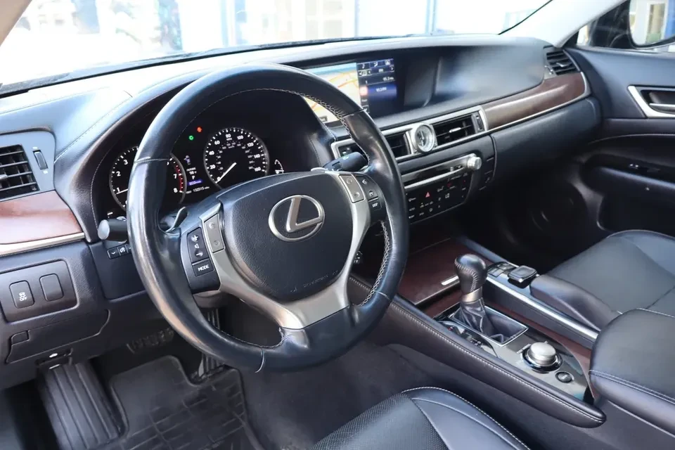 2015 Lexus GS 4th Gen - Image 11 of 20