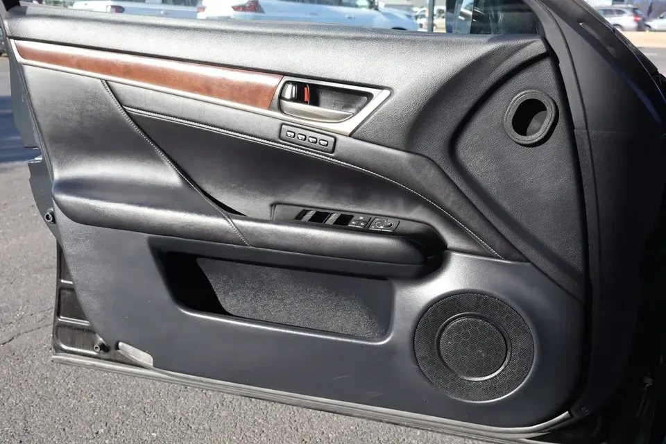 2015 Lexus GS 4th Gen - Image 10 of 20