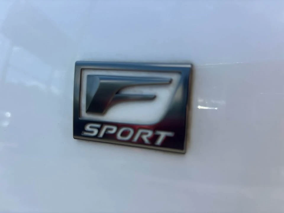 2015 Lexus GS 4th Gen - Image 17 of 18