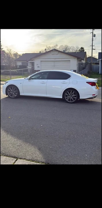 2015 Lexus GS 4th Gen - Image 12 of 18