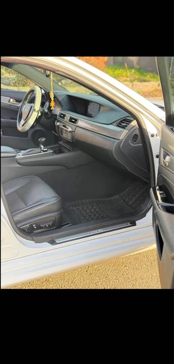2015 Lexus GS 4th Gen - Image 15 of 18