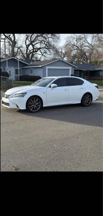 2015 Lexus GS 4th Gen - Image 13 of 18