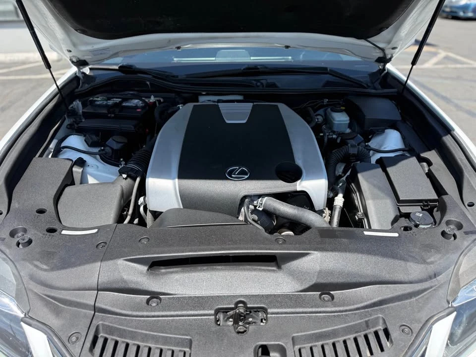 2015 Lexus GS 4th Gen - Image 19 of 20