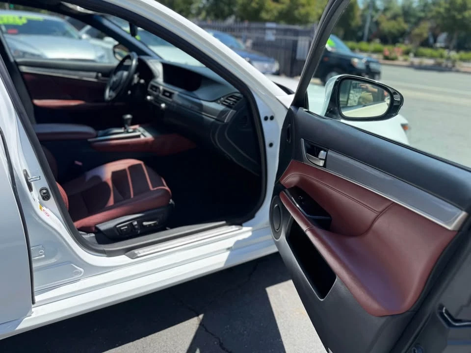 2015 Lexus GS 4th Gen - Image 13 of 20