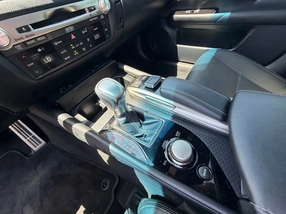 2015 Lexus GS 4th Gen - Image 18 of 20