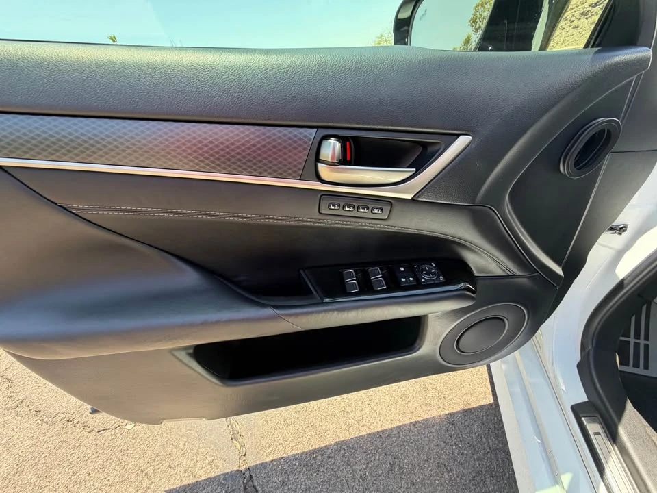 2015 Lexus GS 4th Gen - Image 16 of 20