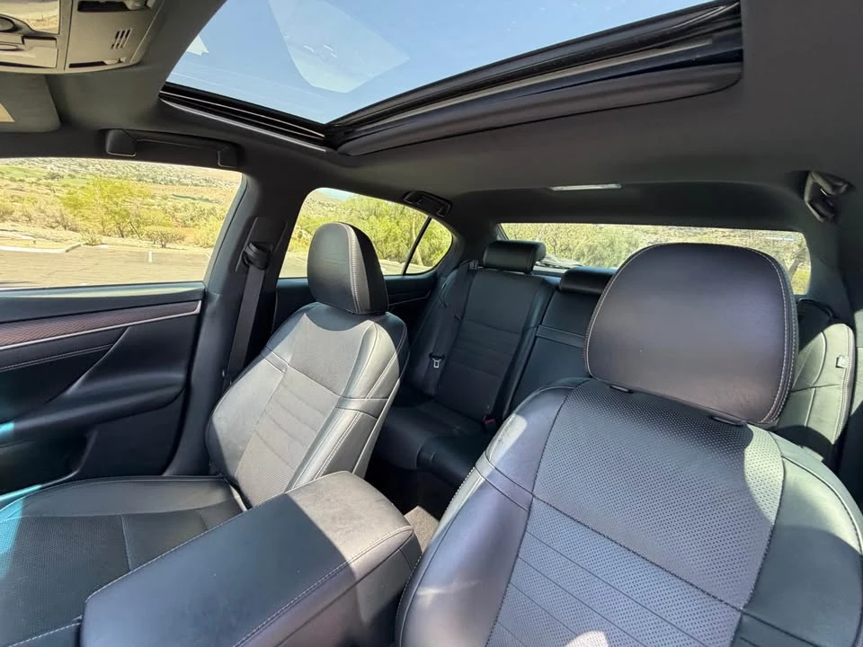 2015 Lexus GS 4th Gen - Image 15 of 20
