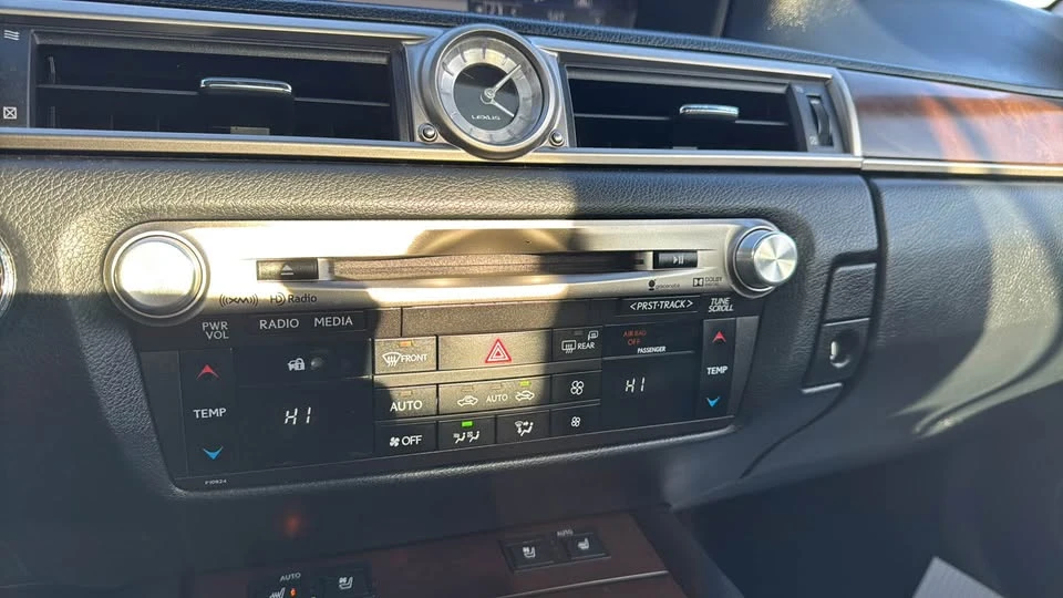 2015 Lexus GS 4th Gen - Image 16 of 18