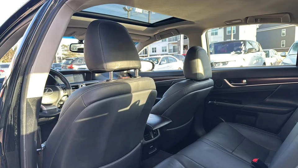 2015 Lexus GS 4th Gen - Image 15 of 18